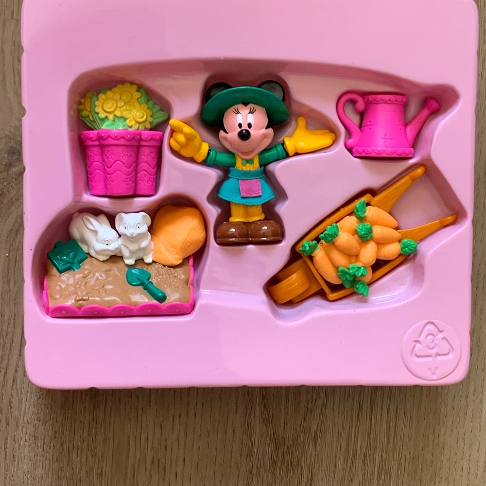 3/$25 Vintage Mattel Disney Simply Charming Minnie Mouse Garden Playset